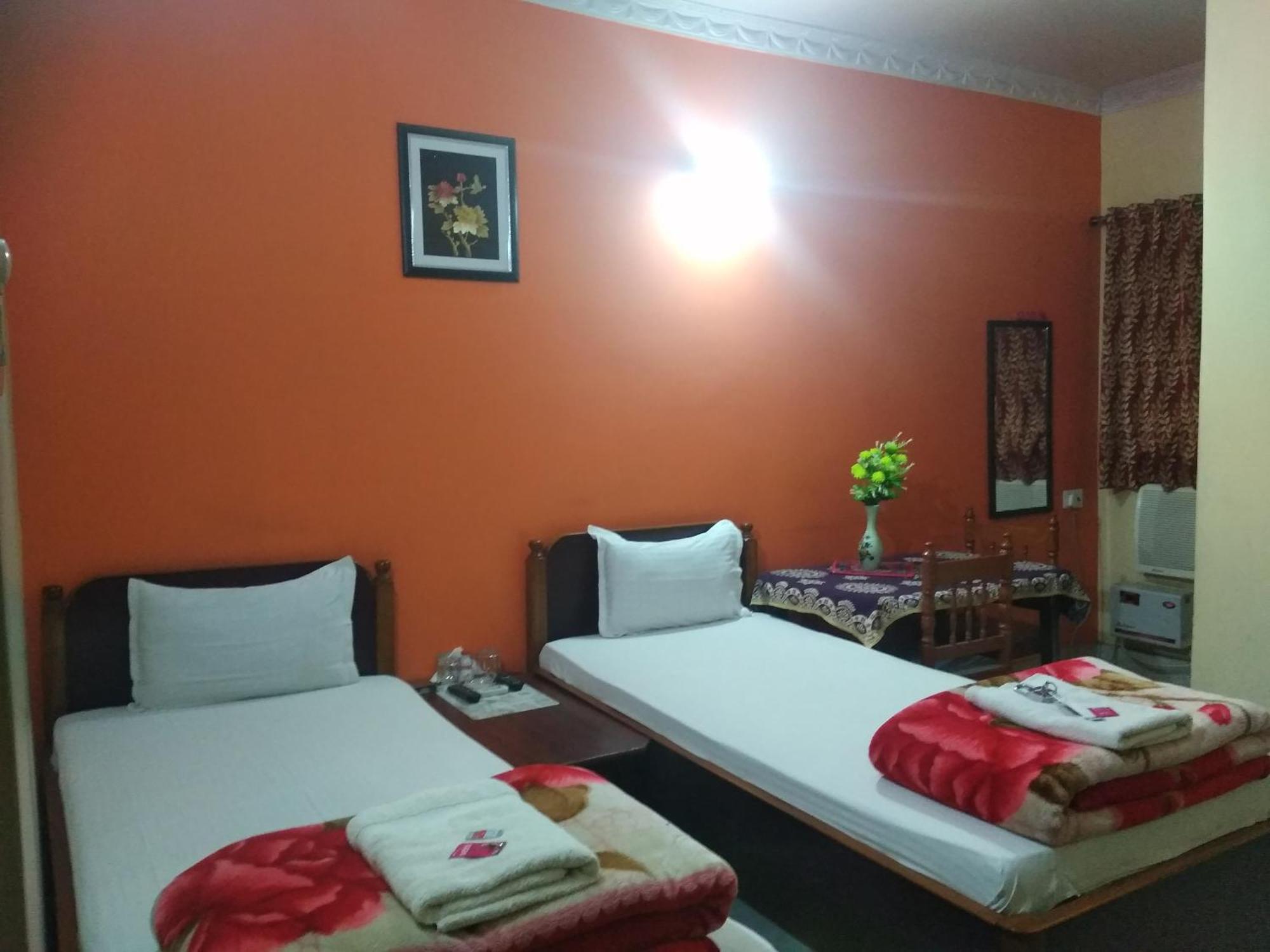 Hotel Chandrakala Regency 300 Meters From Dhanbad Railway Kültér fotó