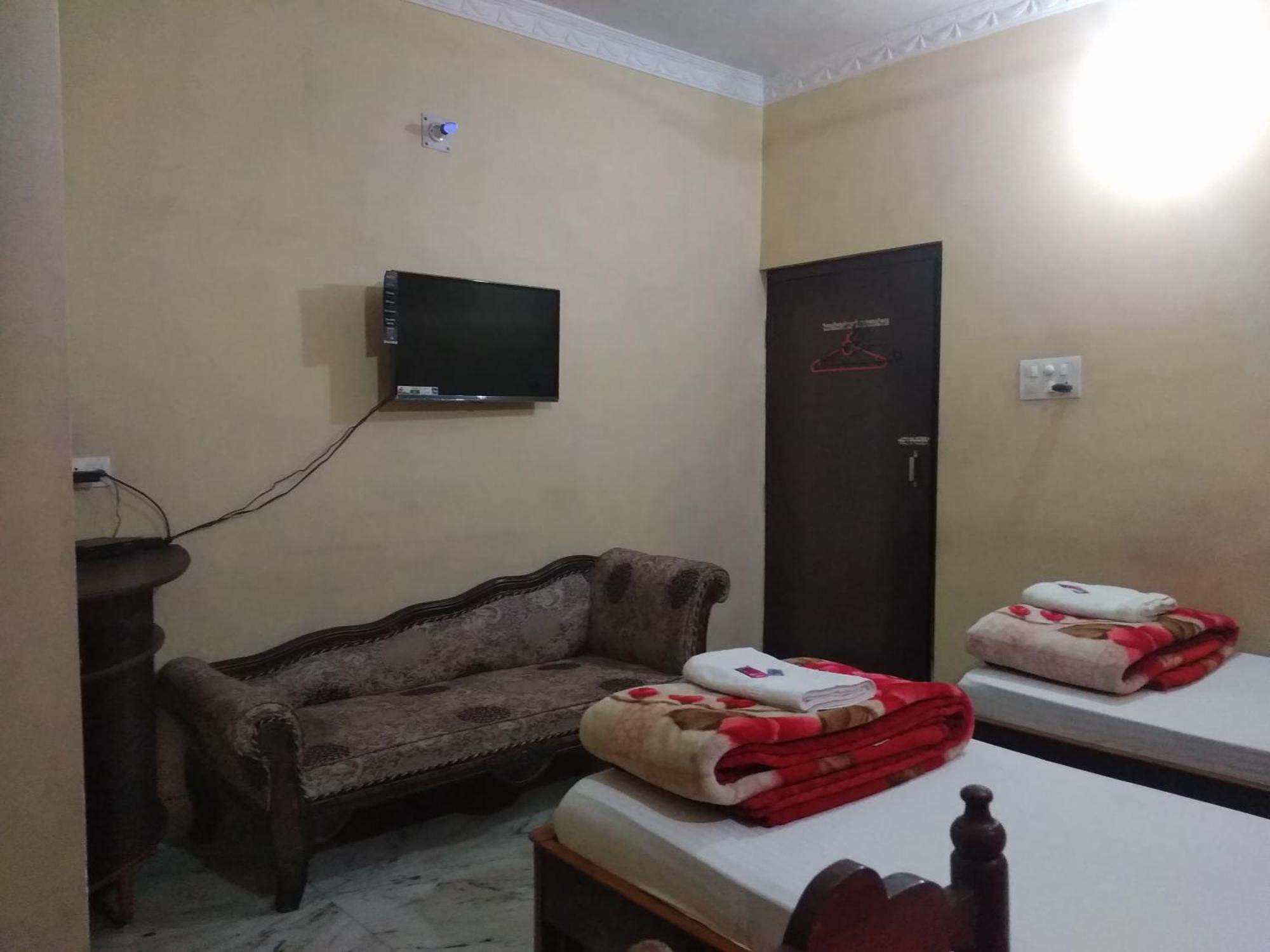 Hotel Chandrakala Regency 300 Meters From Dhanbad Railway Kültér fotó